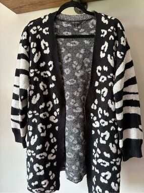 Tribal Black & White Leopard-Stripe Open Cardigan